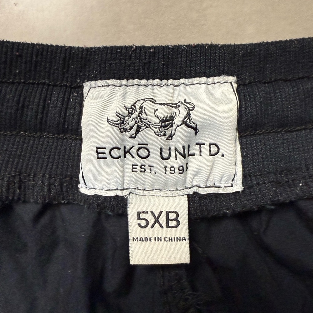 Ecko Unlimited Black Cargo Shorts for Everyday Comfort
